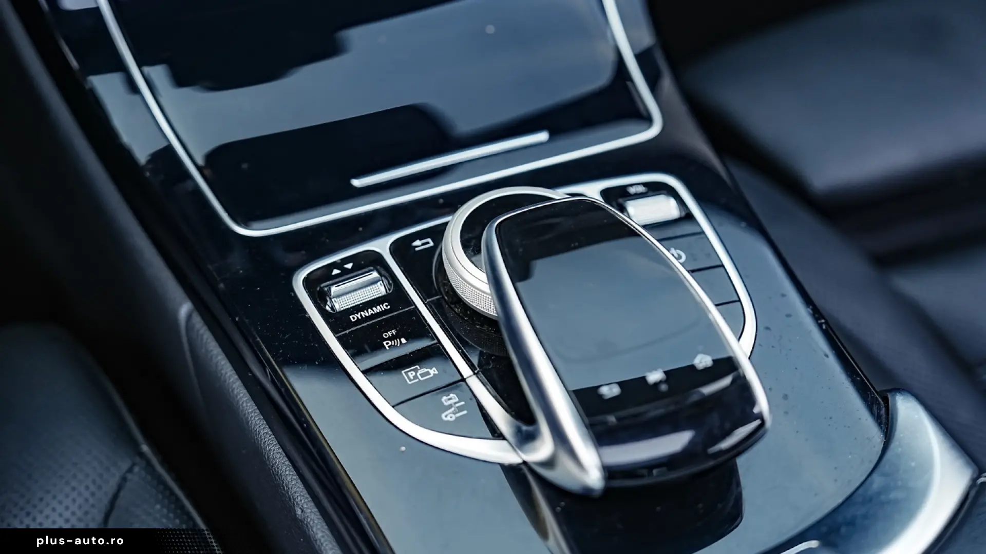 Mercedes-Benz C 300 e 9G-TRONIC AMG Line