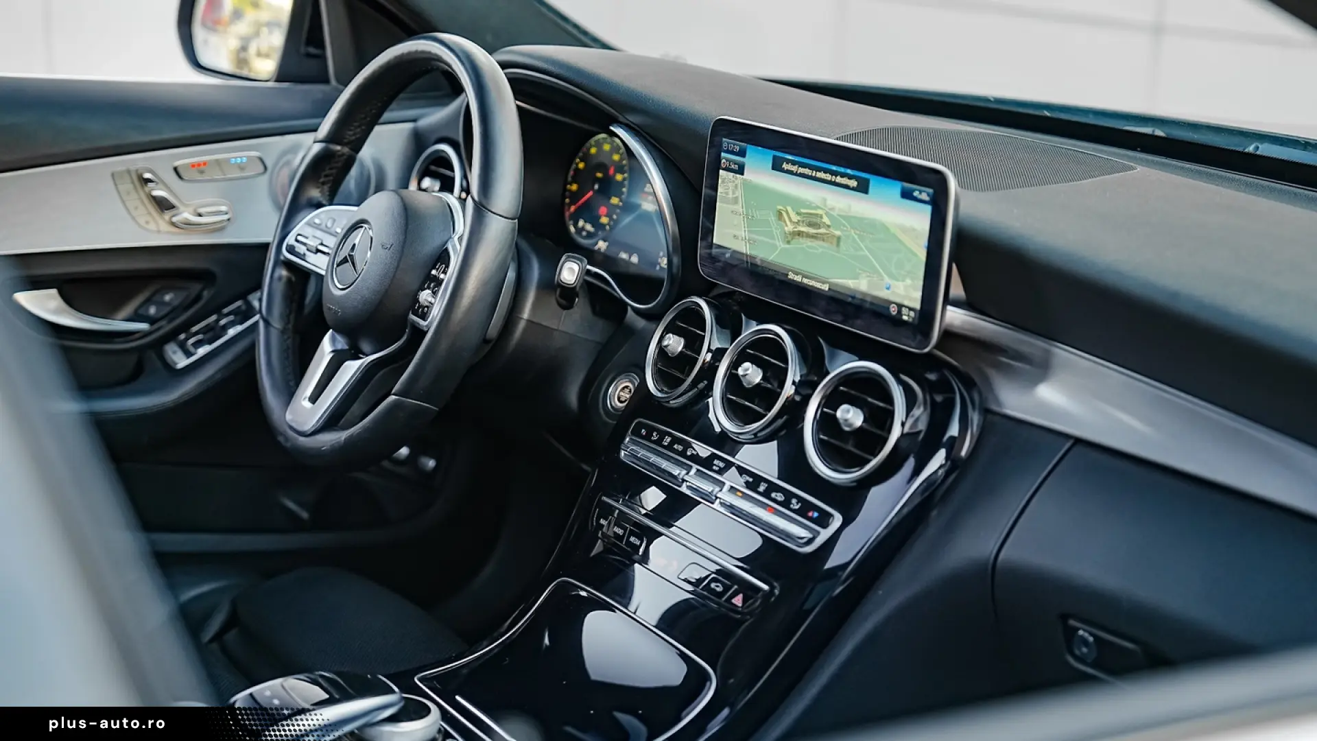 Mercedes-Benz C 300 e 9G-TRONIC AMG Line