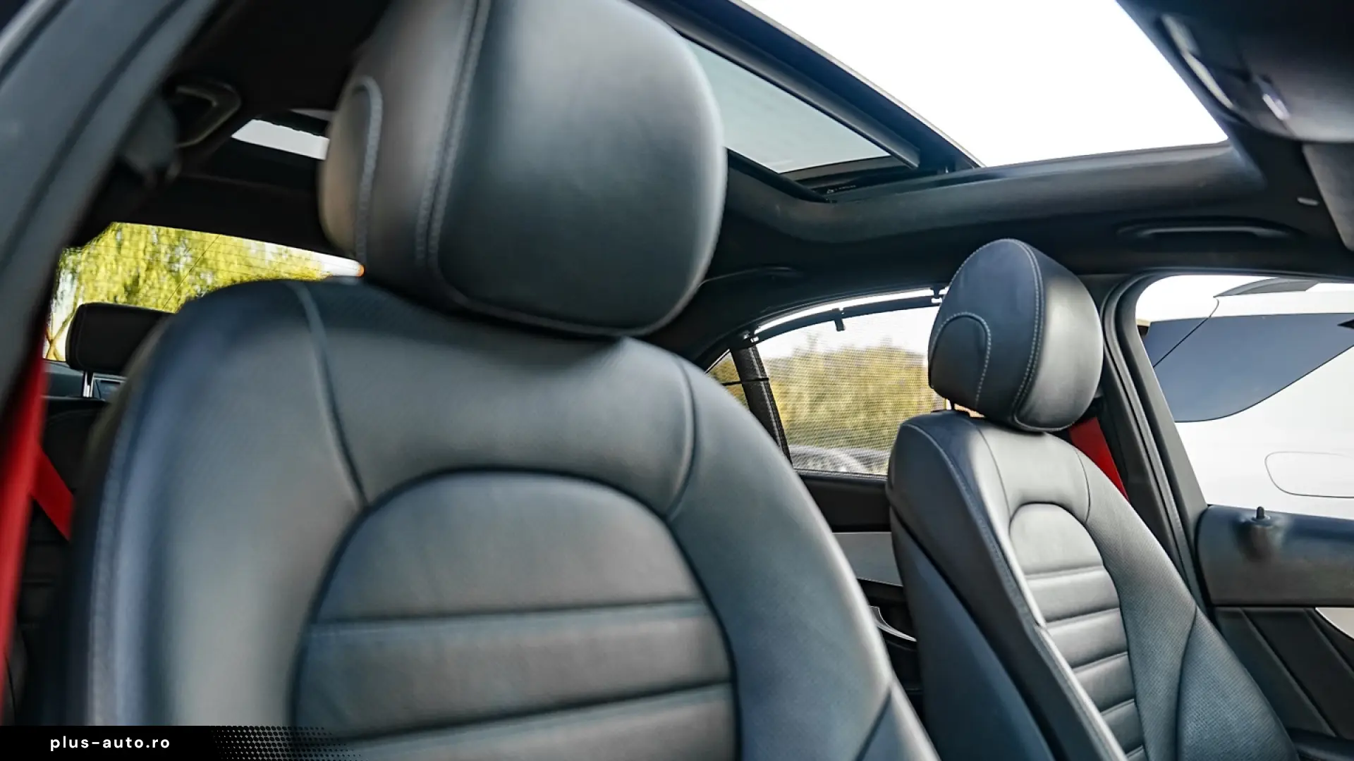 Mercedes-Benz C 300 e 9G-TRONIC AMG Line