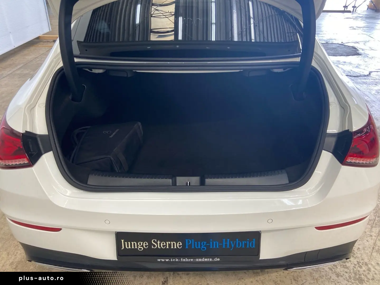 MERCEDES-BENZ CLA 250 e AMG Pano DISTR. LED Navi Kam Night