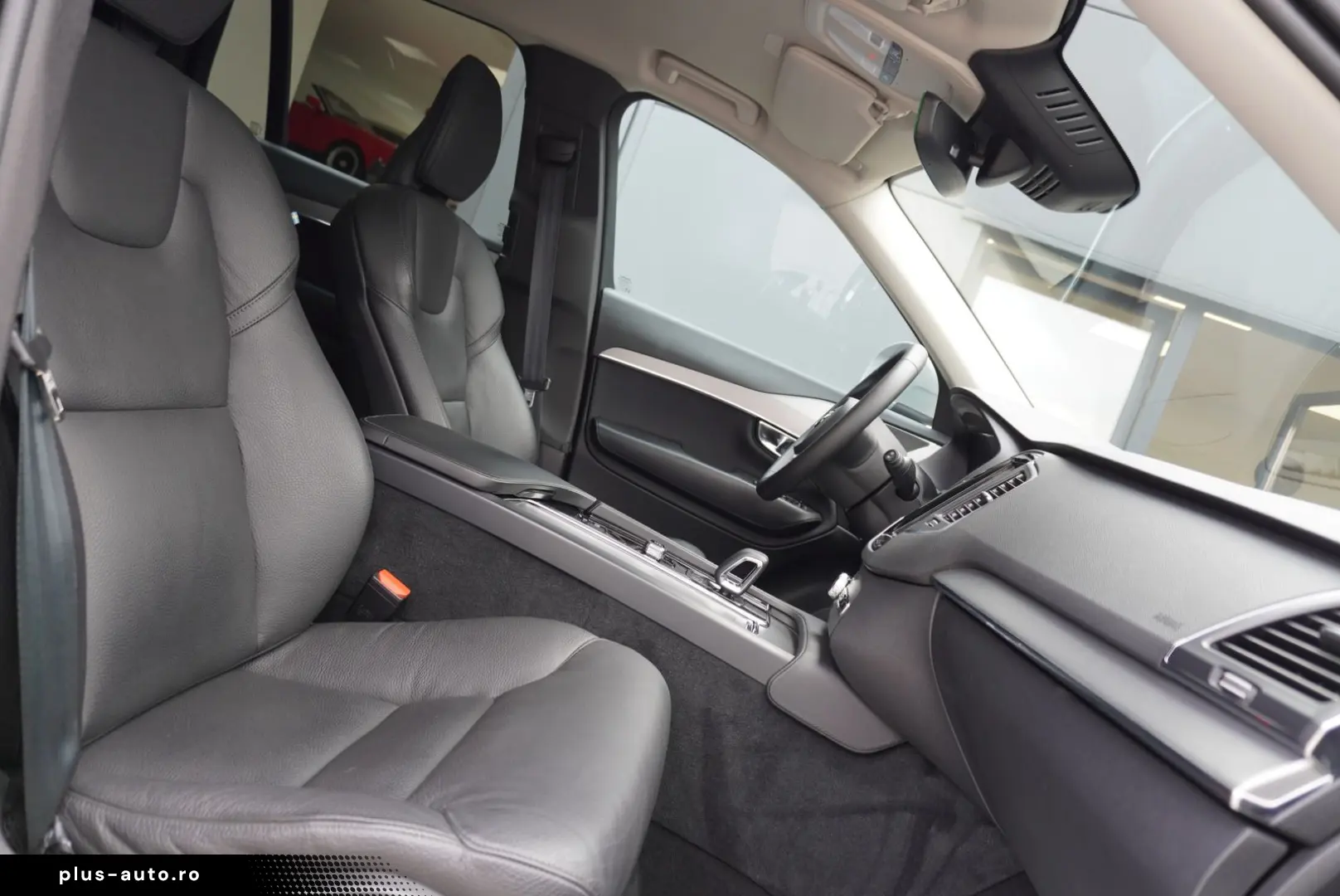 VOLVO XC90 Recharge Plug-In Hybrid AWD AHK 20Zoll LED