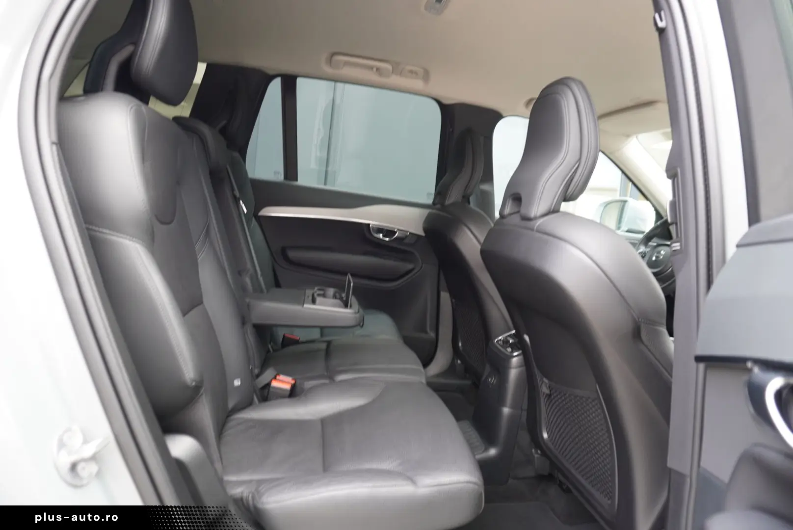 VOLVO XC90 Recharge Plug-In Hybrid AWD AHK 20Zoll LED