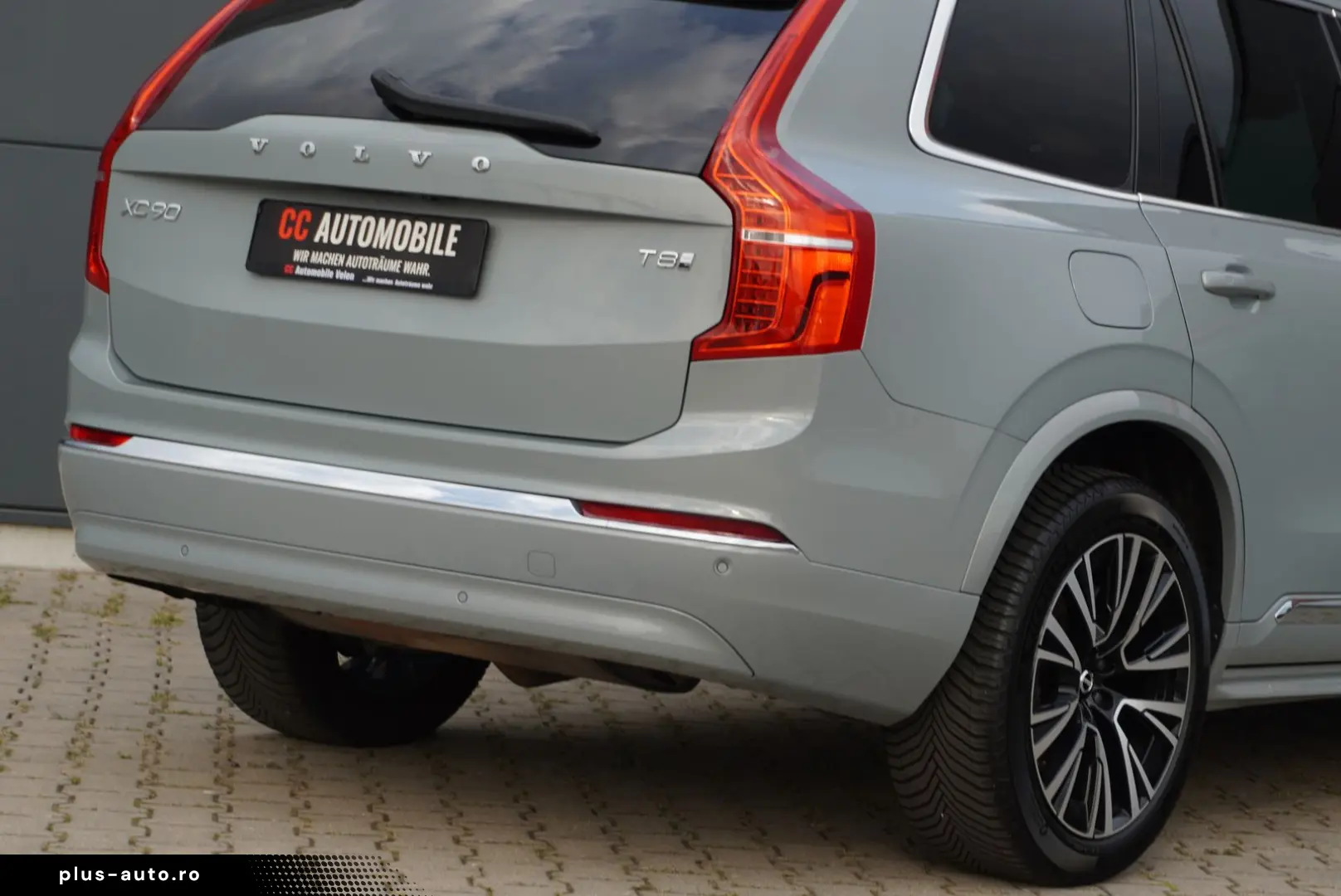 VOLVO XC90 Recharge Plug-In Hybrid AWD AHK 20Zoll LED