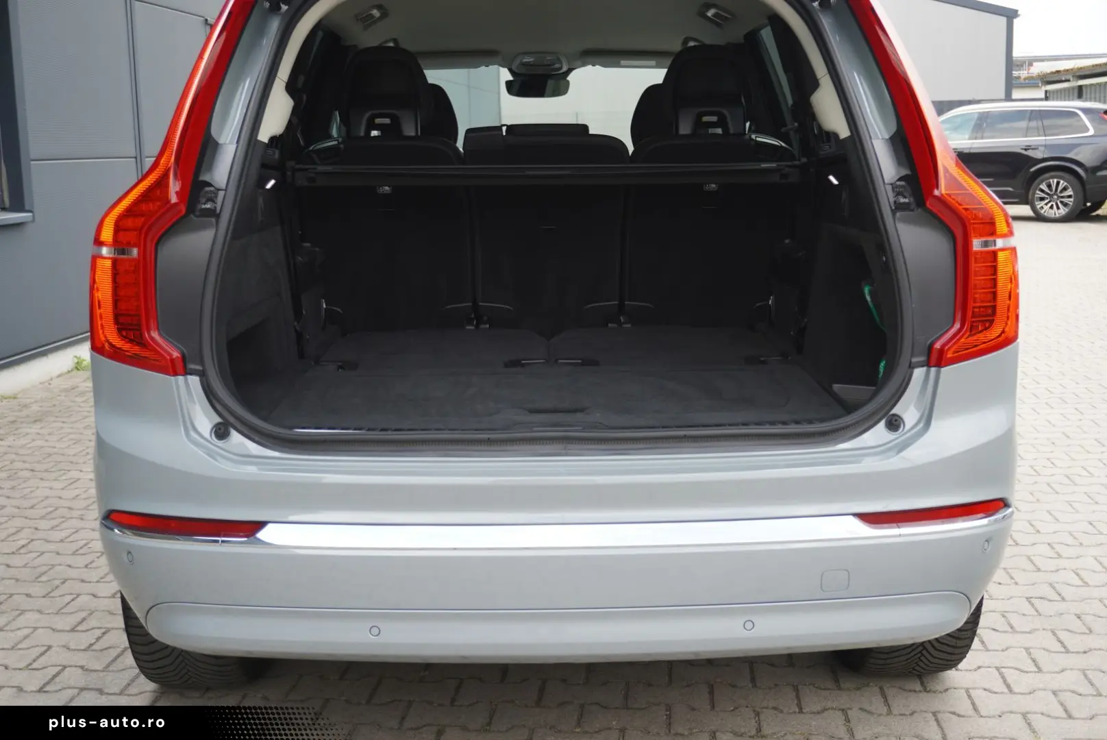 VOLVO XC90 Recharge Plug-In Hybrid AWD AHK 20Zoll LED