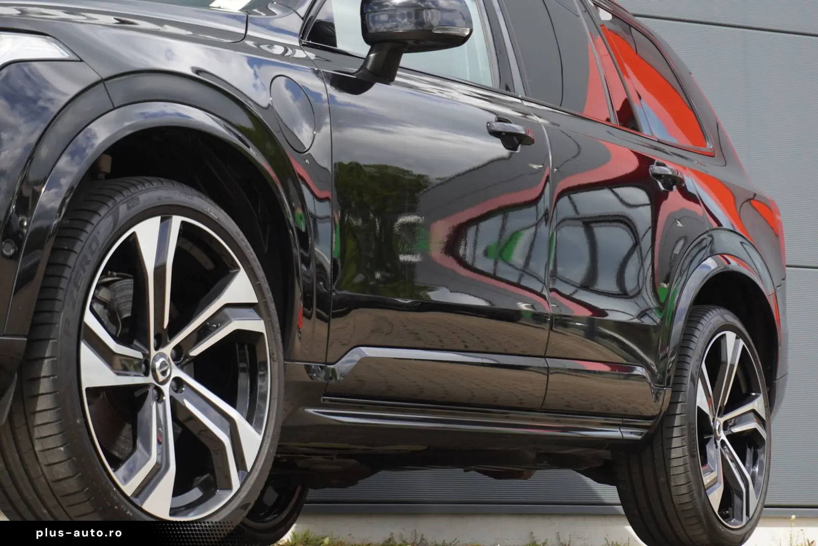 VOLVO XC90 Ultimate Dark PlugIn Hybrid AWD Voll UPE108