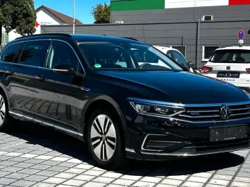 VW Passat Variant GTE