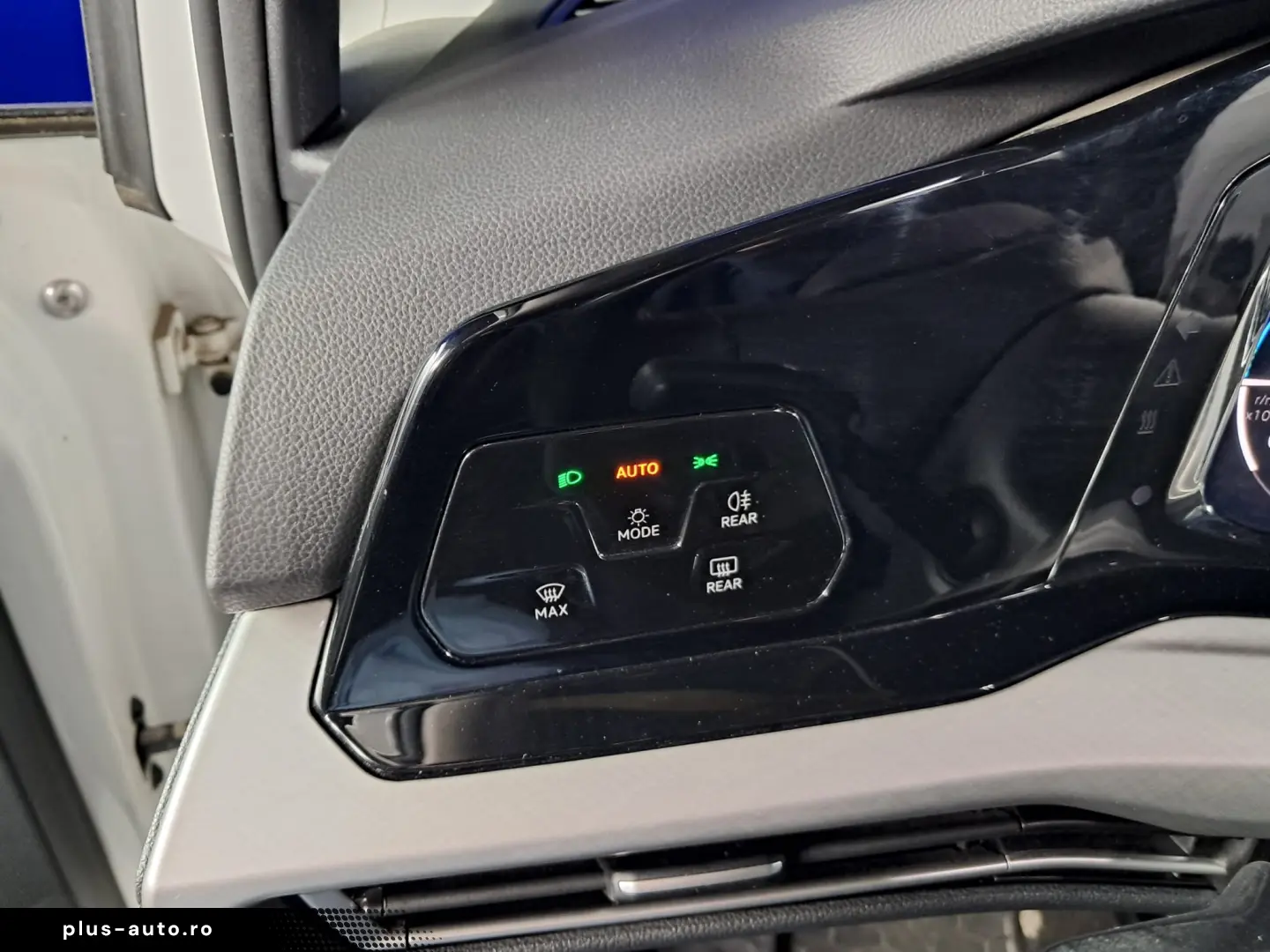 VOLKSWAGEN GOLF VIII LIFE 1.5TSI 130CP 2022