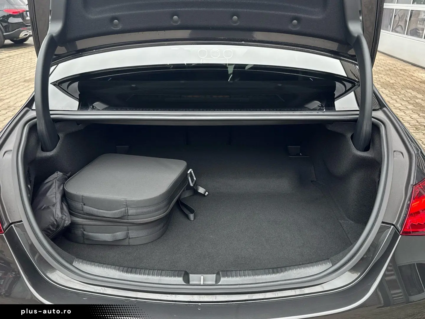 MERCEDES-BENZ C-Class 2024 — imagine 16