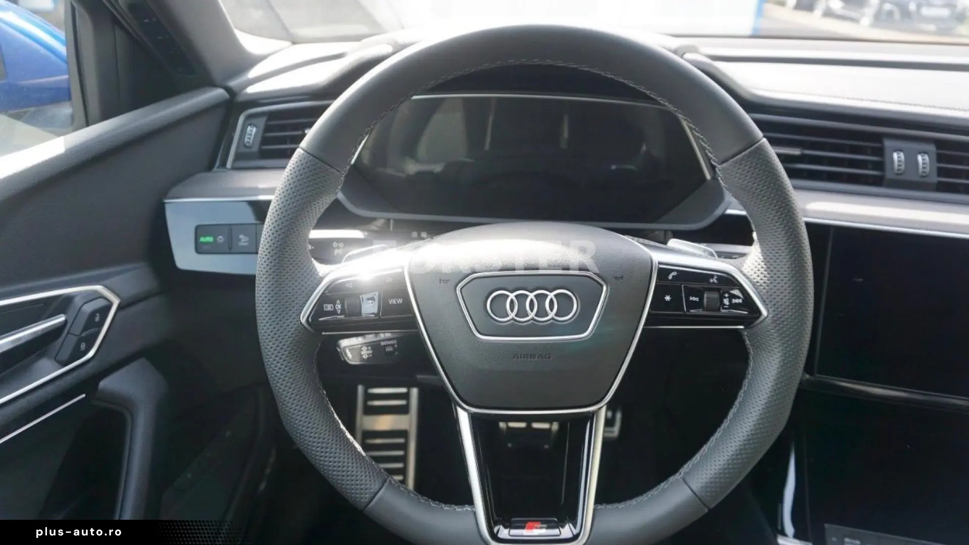 Audi Q8 e-tron Quattro 55 S line