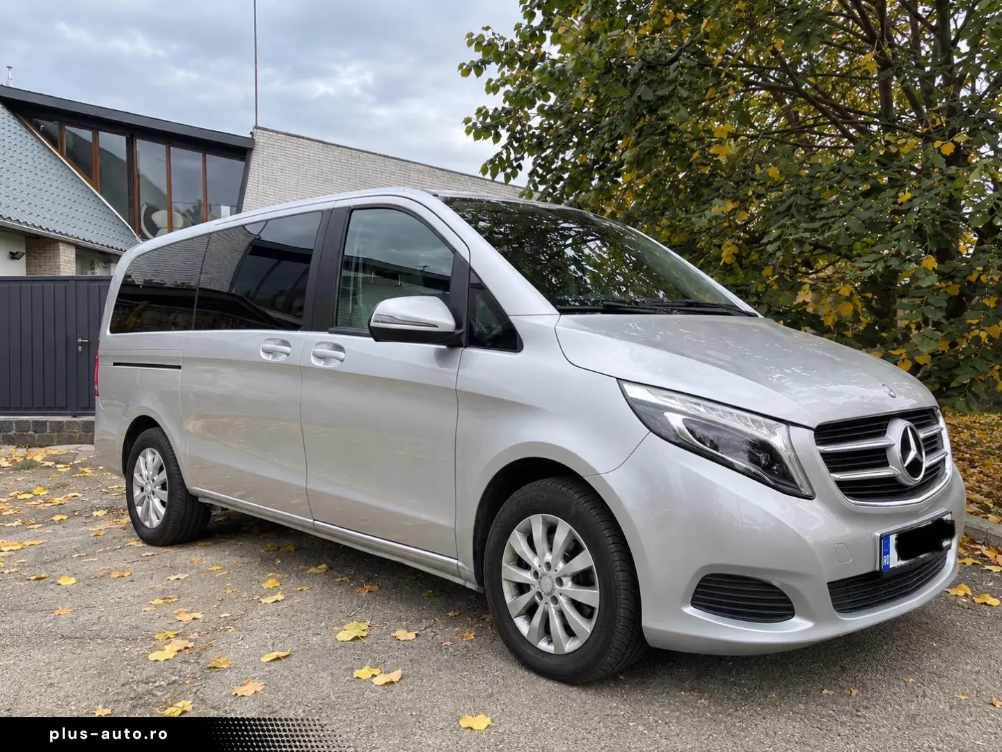 Mercedes-Benz V 220