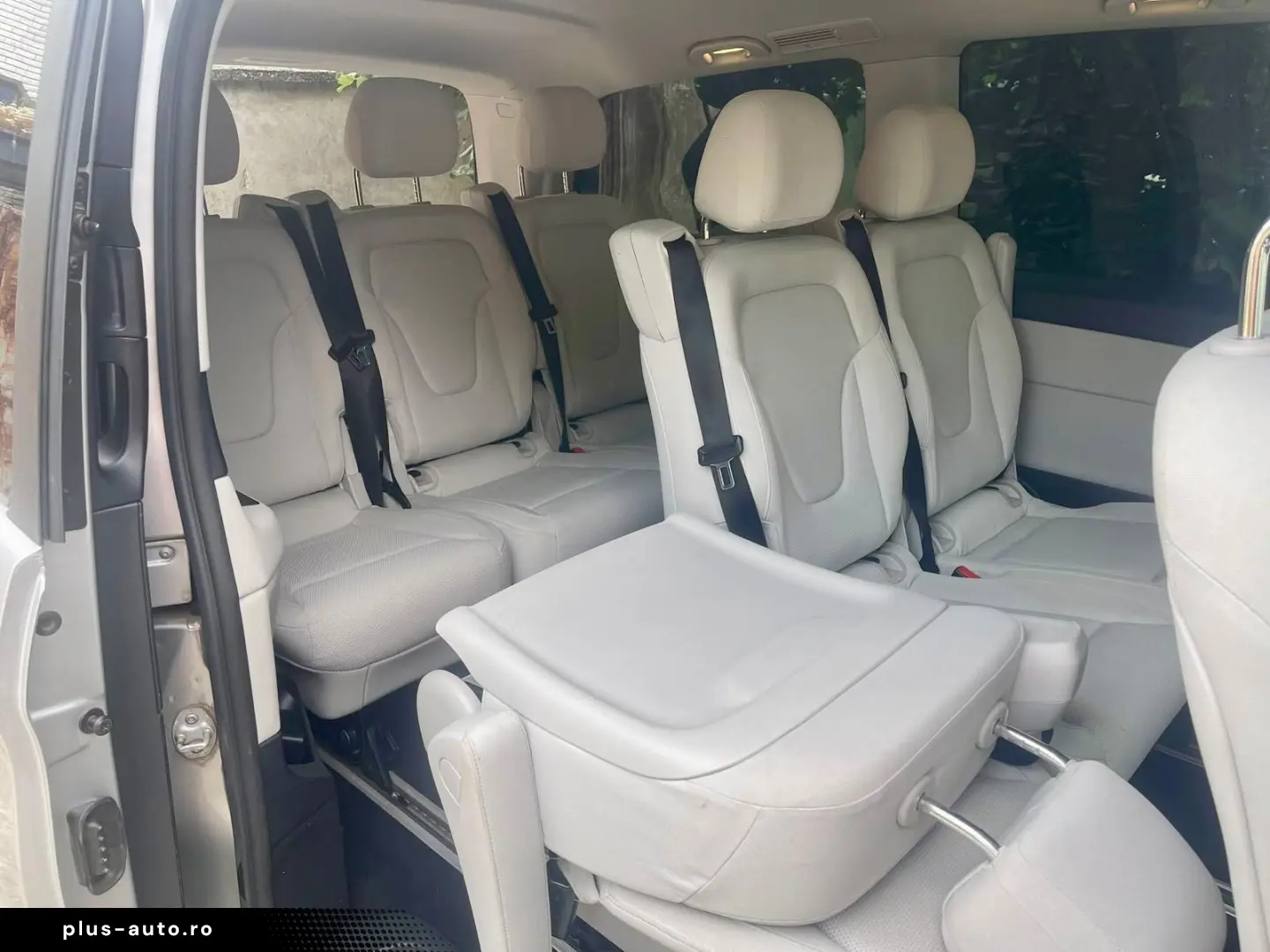 Mercedes-Benz V 220