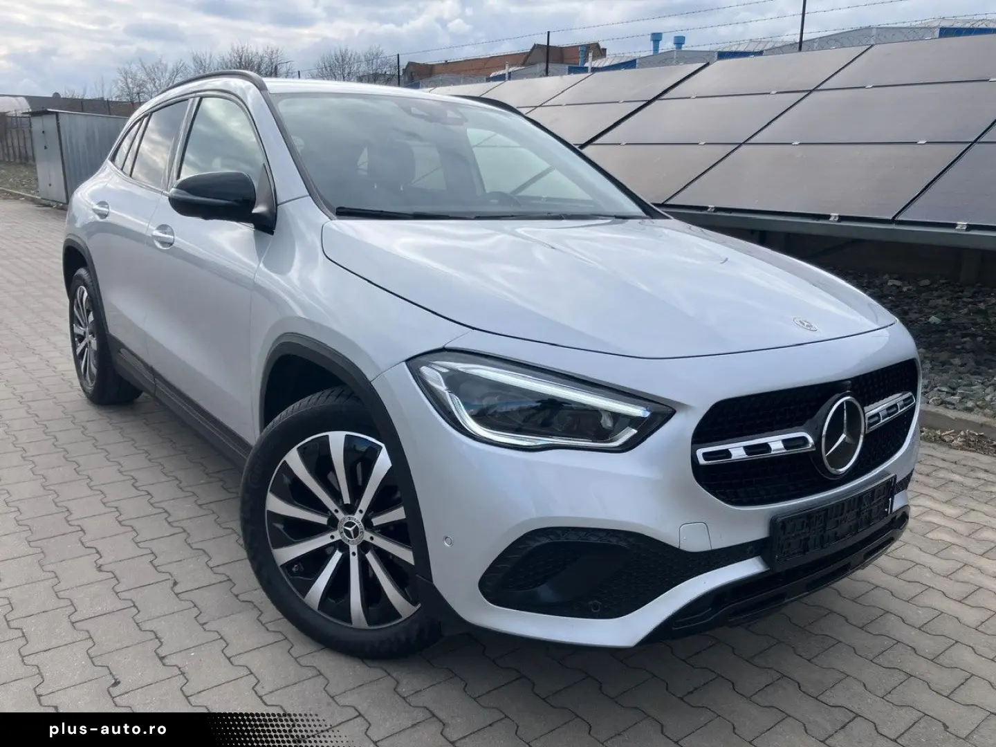 MERCEDES-BENZ GLA 250 4Matic LED NAVI PDC KAMERA 1-HAND