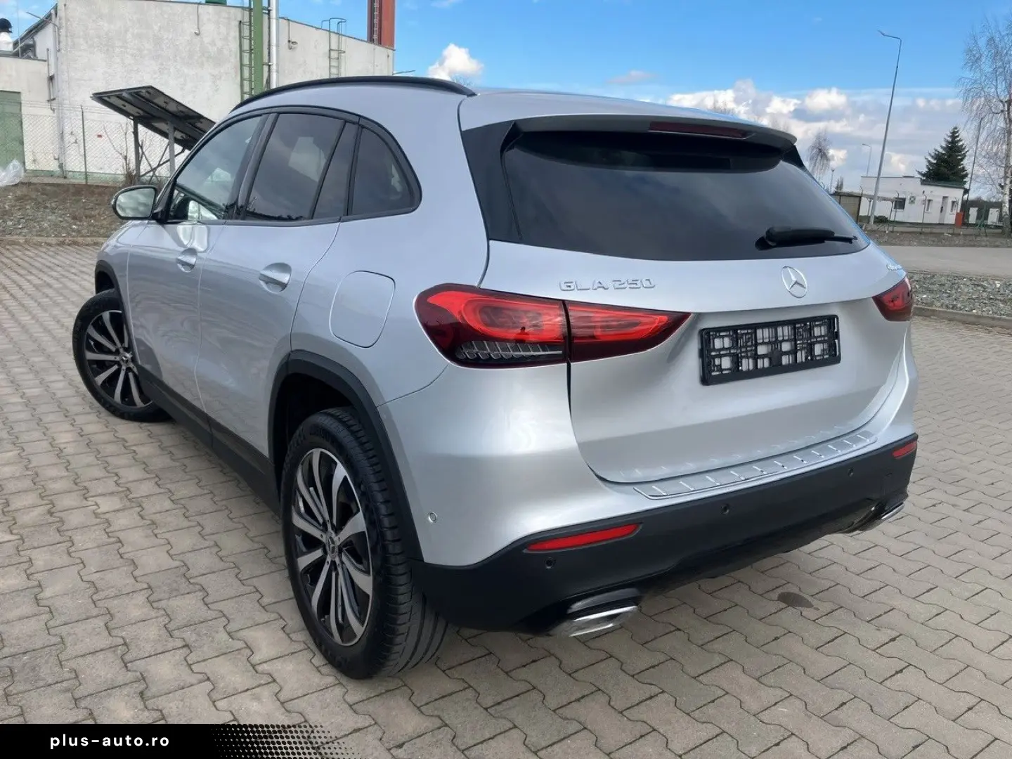MERCEDES-BENZ GLA 250 4Matic LED NAVI PDC KAMERA 1-HAND