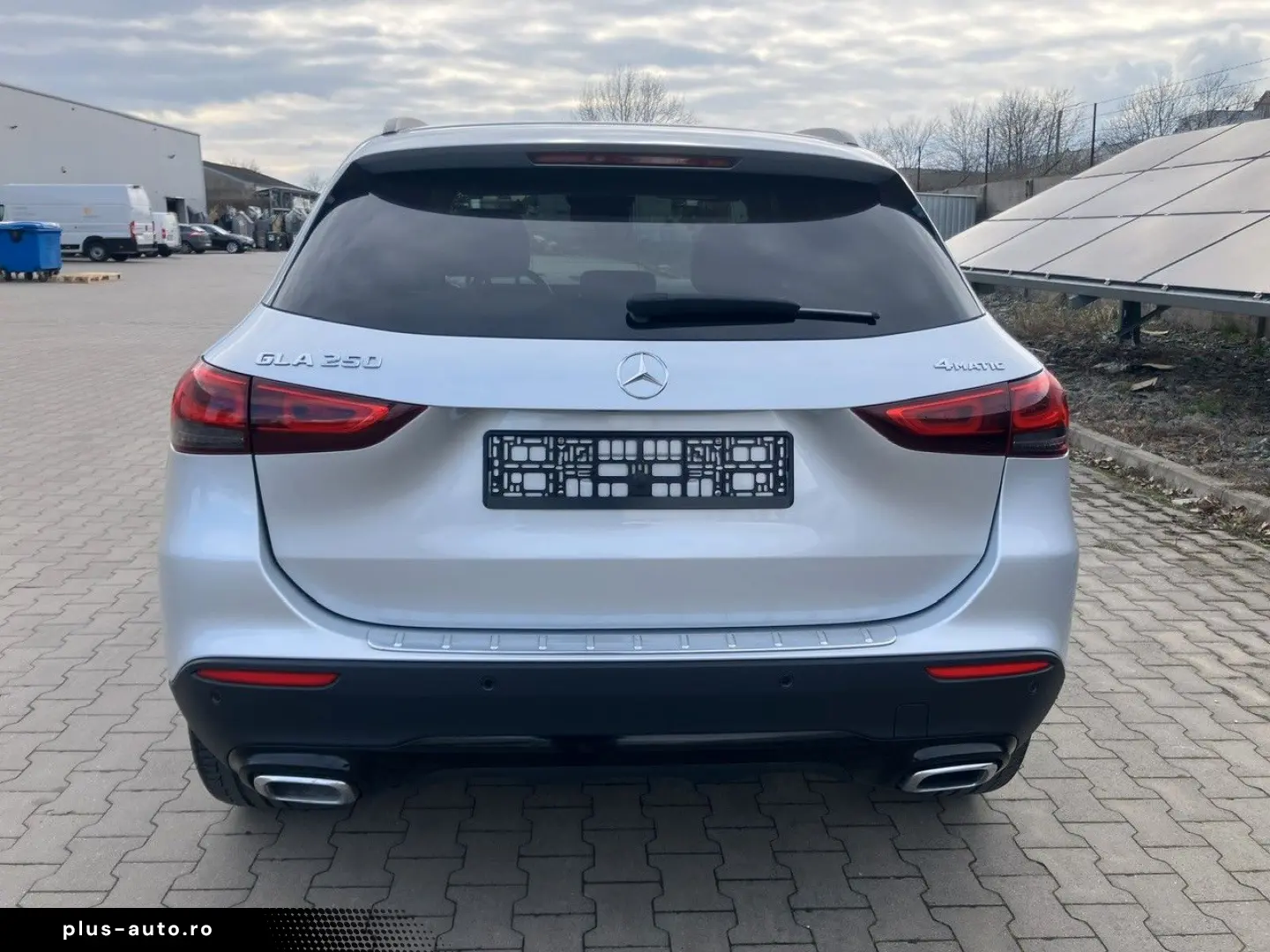 MERCEDES-BENZ GLA 250 4Matic LED NAVI PDC KAMERA 1-HAND