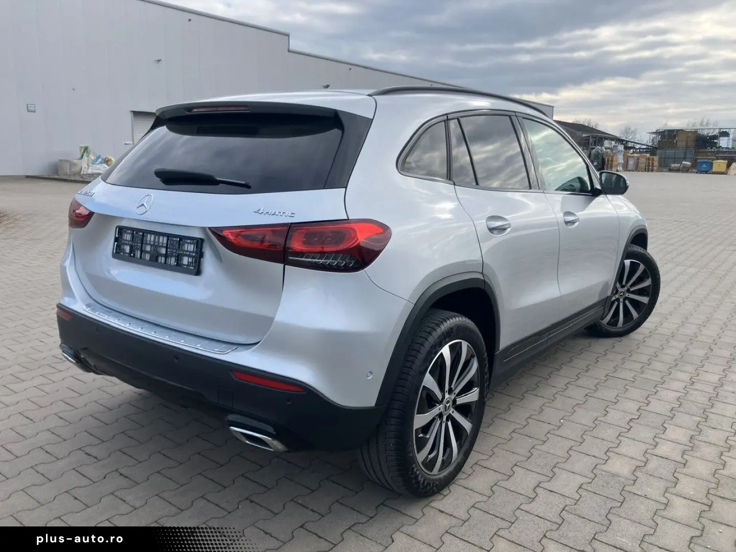 MERCEDES-BENZ GLA 250 4Matic LED NAVI PDC KAMERA 1-HAND