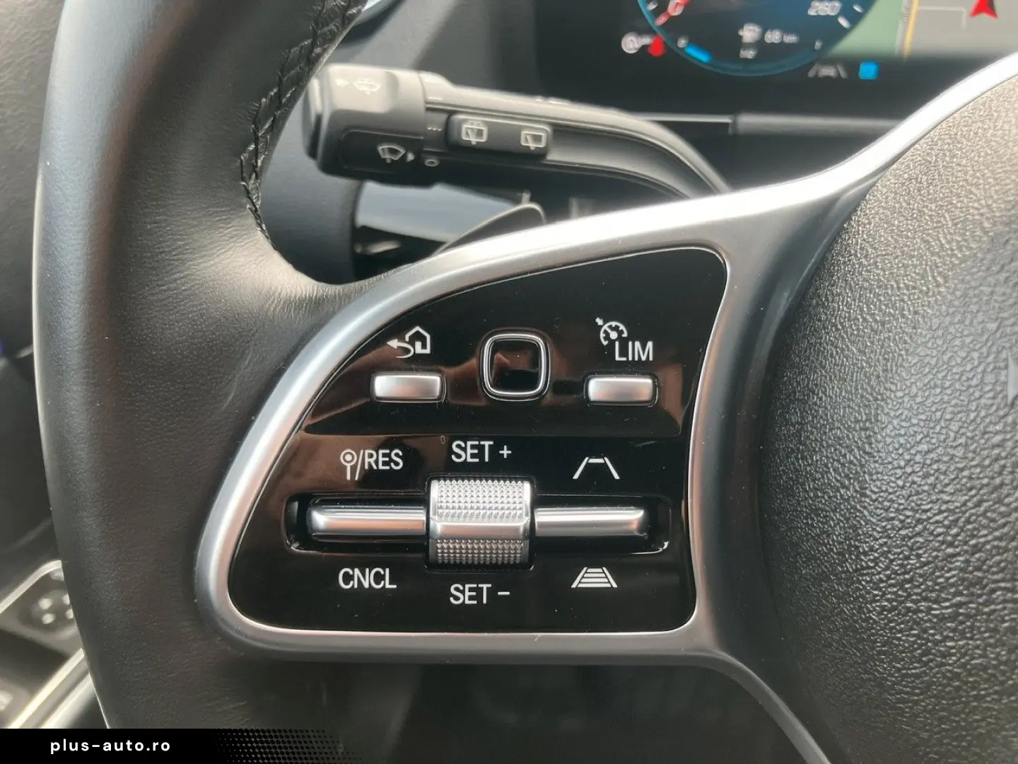 MERCEDES-BENZ GLA 250 4Matic LED NAVI PDC KAMERA 1-HAND