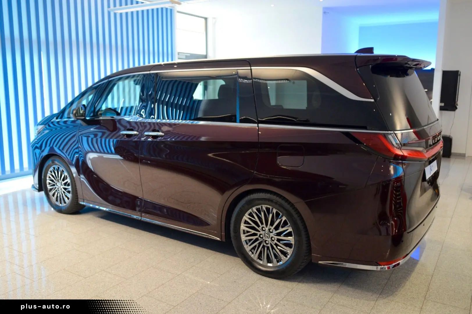 LEXUS LM 2025 — imagine 11