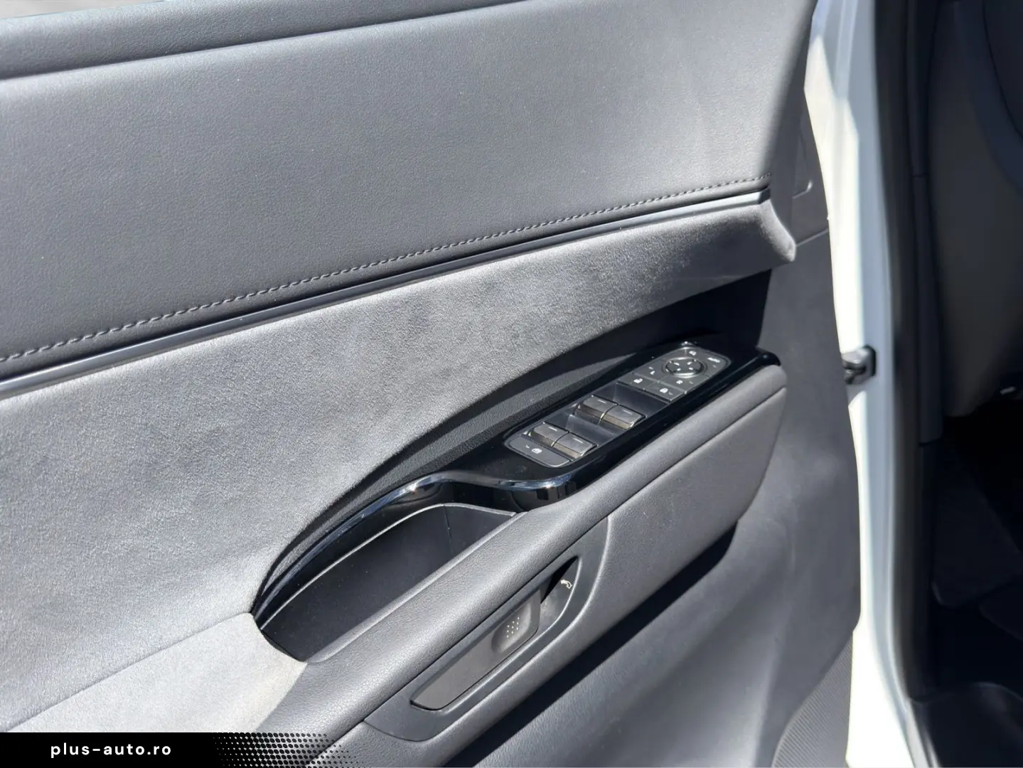 LEXUS LM 2024 — imagine 12