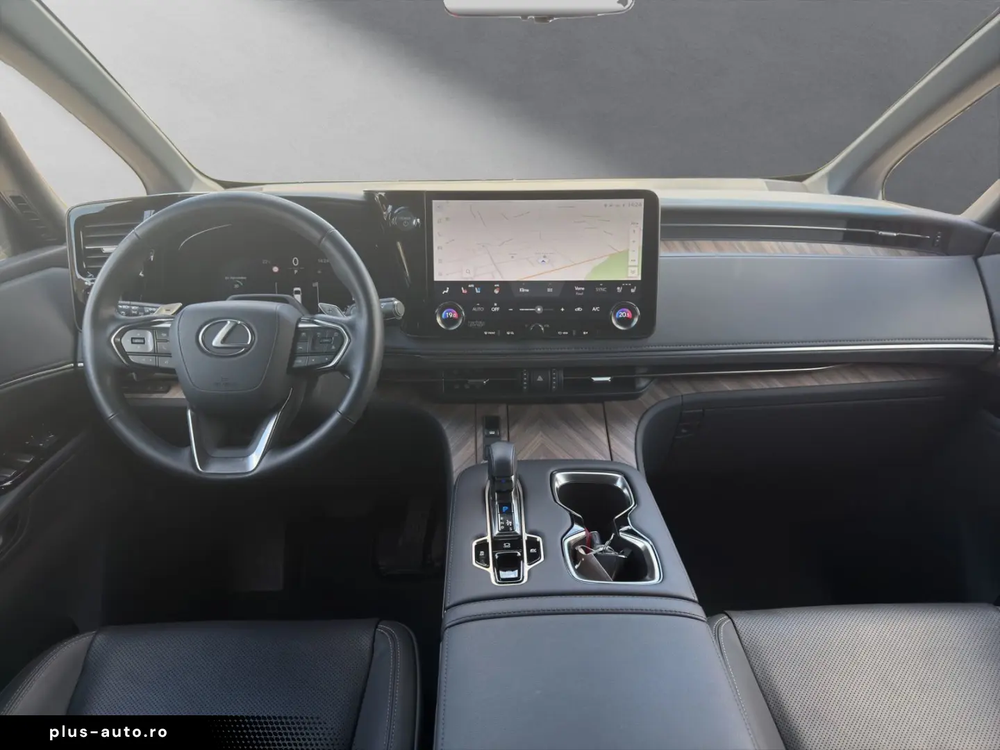 LEXUS LM 2024 — imagine 13