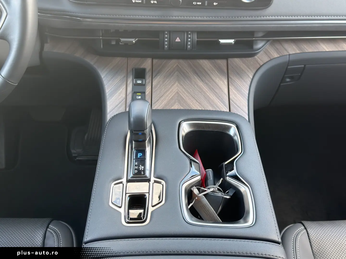 LEXUS LM 2024 — imagine 14
