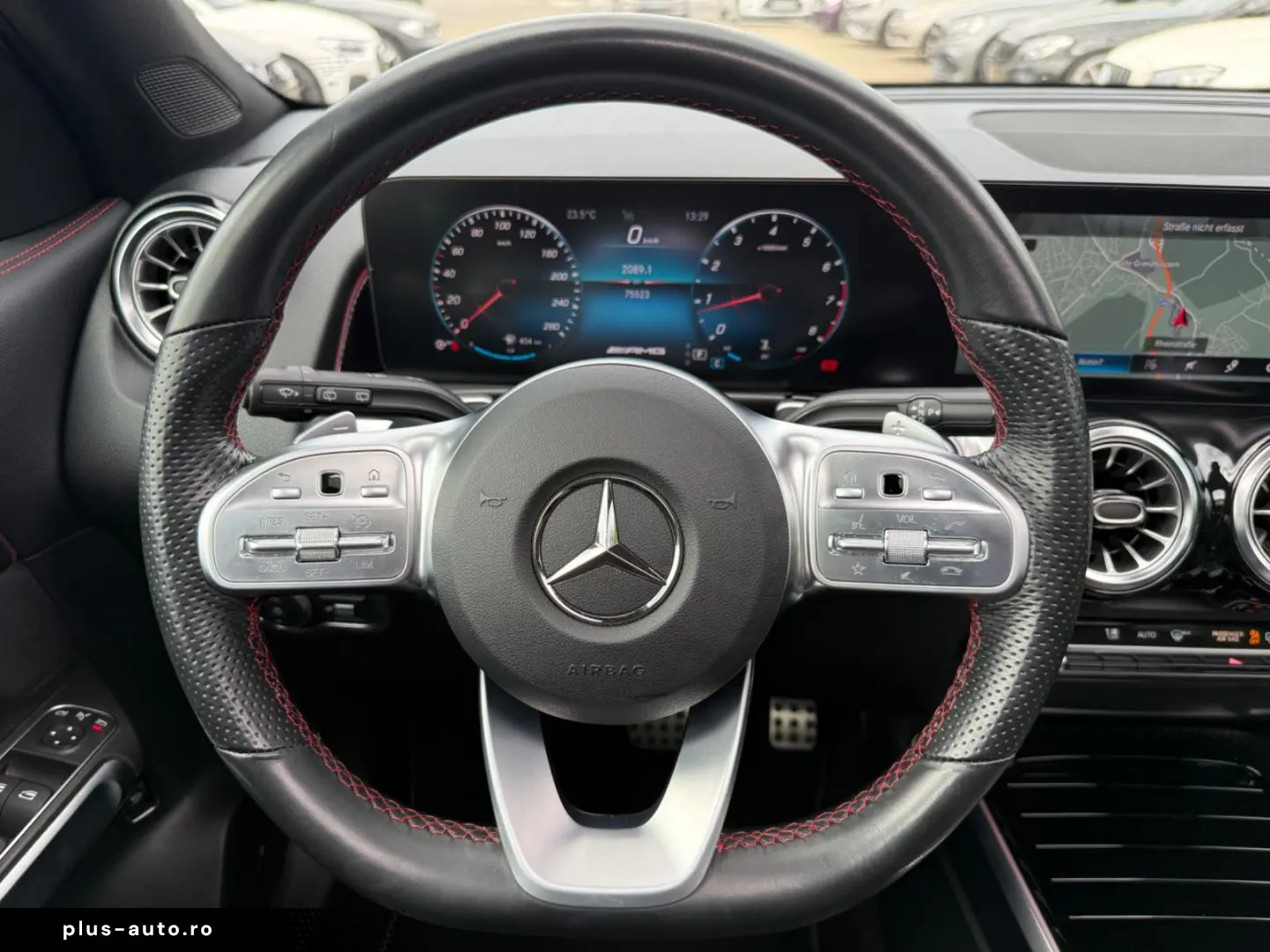 MERCEDES-BENZ GLB 35 AMG 4Matic LED Night-Paket PANO KAMERA