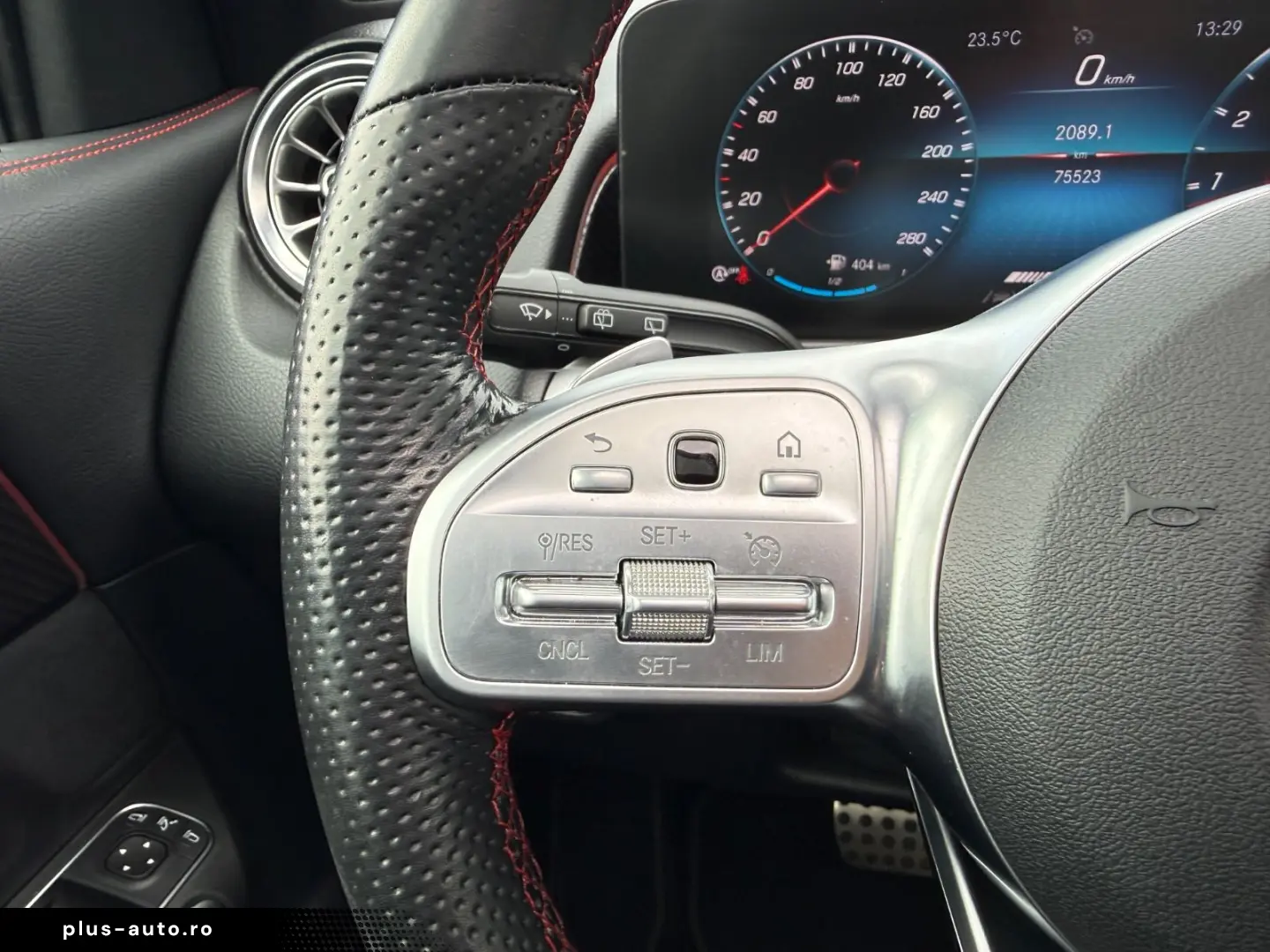 MERCEDES-BENZ GLB 35 AMG 4Matic LED Night-Paket PANO KAMERA