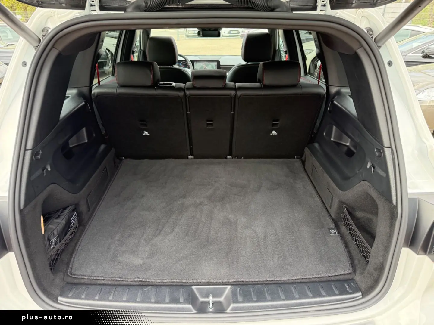 MERCEDES-BENZ GLB 35 AMG 4Matic LED Night-Paket PANO KAMERA