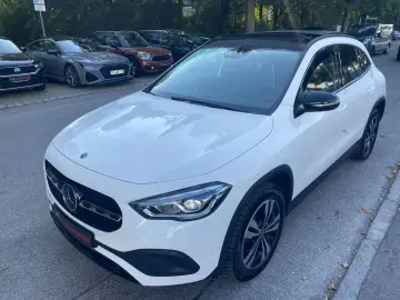 MERCEDES-BENZ GLA 250e EQ Pano Navi Kam LED HeadUp