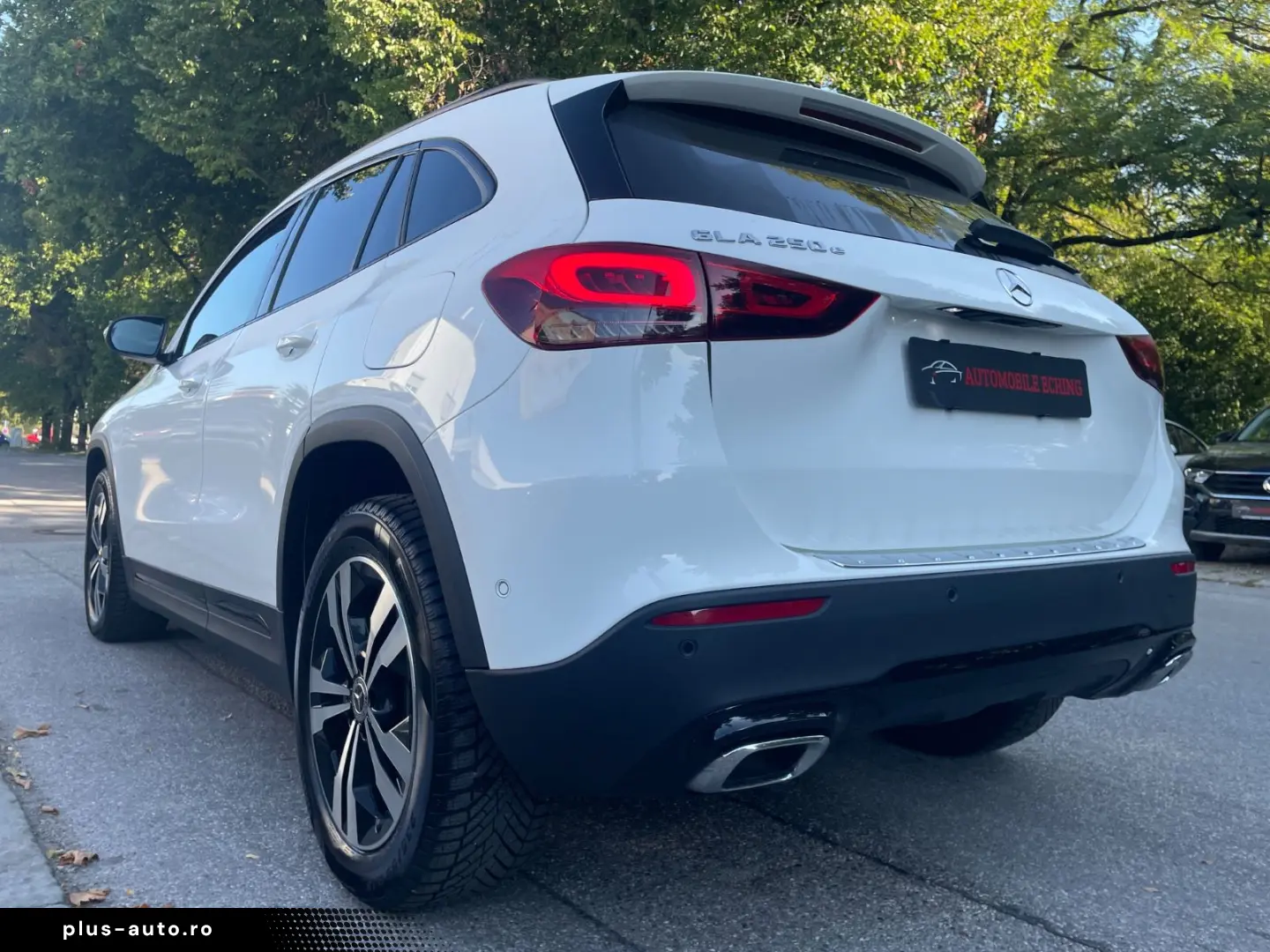 MERCEDES-BENZ GLA 250e EQ Pano Navi Kam LED HeadUp