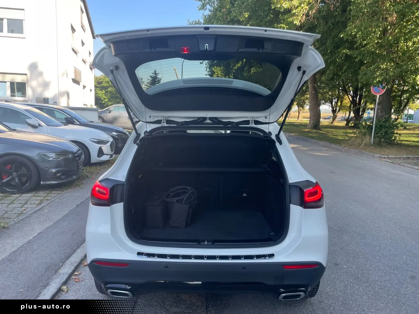 MERCEDES-BENZ GLA 250e EQ Pano Navi Kam LED HeadUp