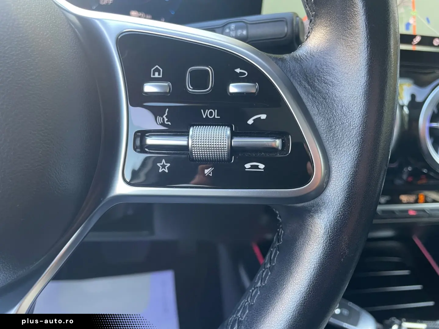 MERCEDES-BENZ GLA 250e EQ Pano Navi Kam LED HeadUp