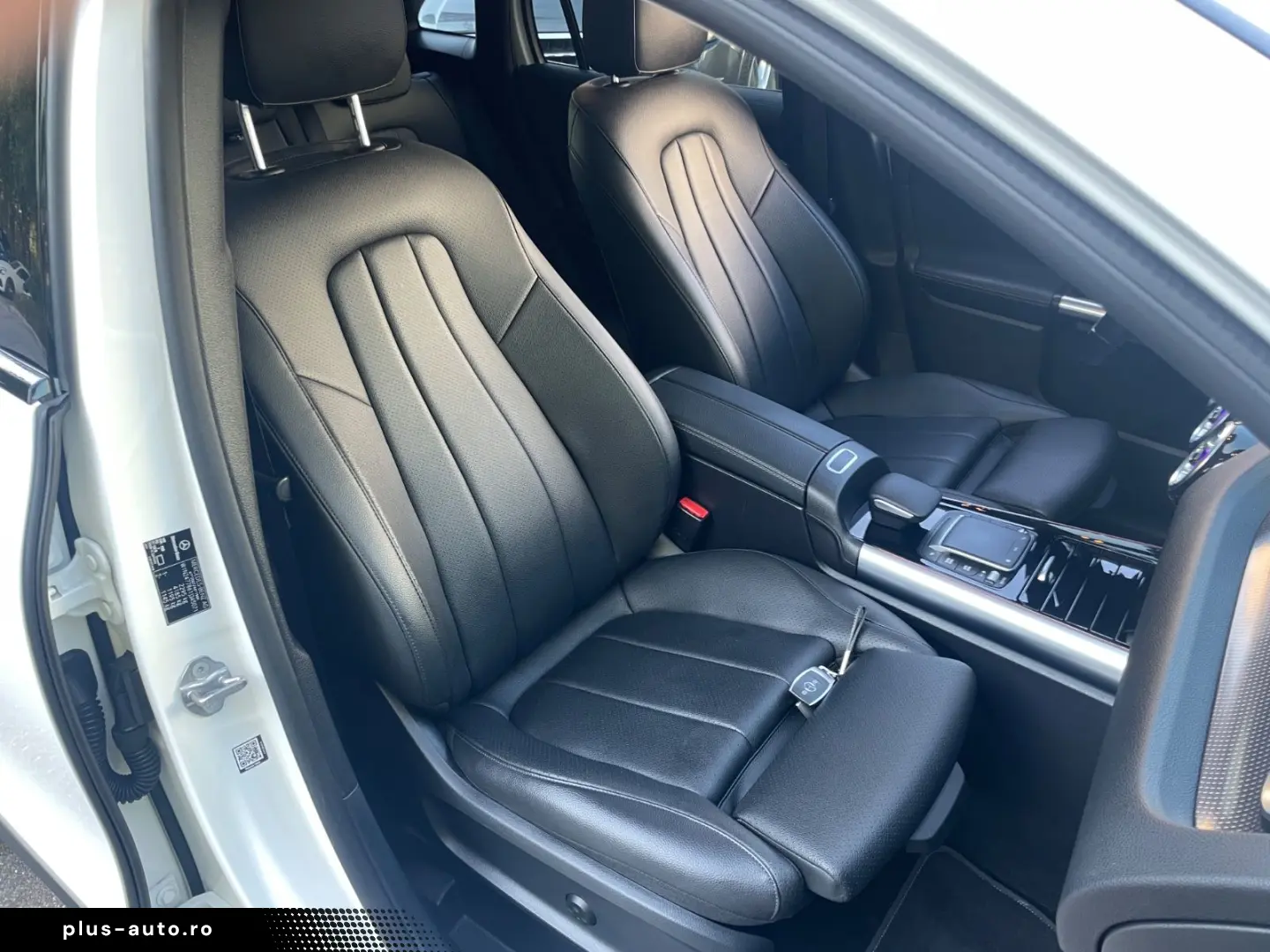 MERCEDES-BENZ GLA 250e EQ Pano Navi Kam LED HeadUp