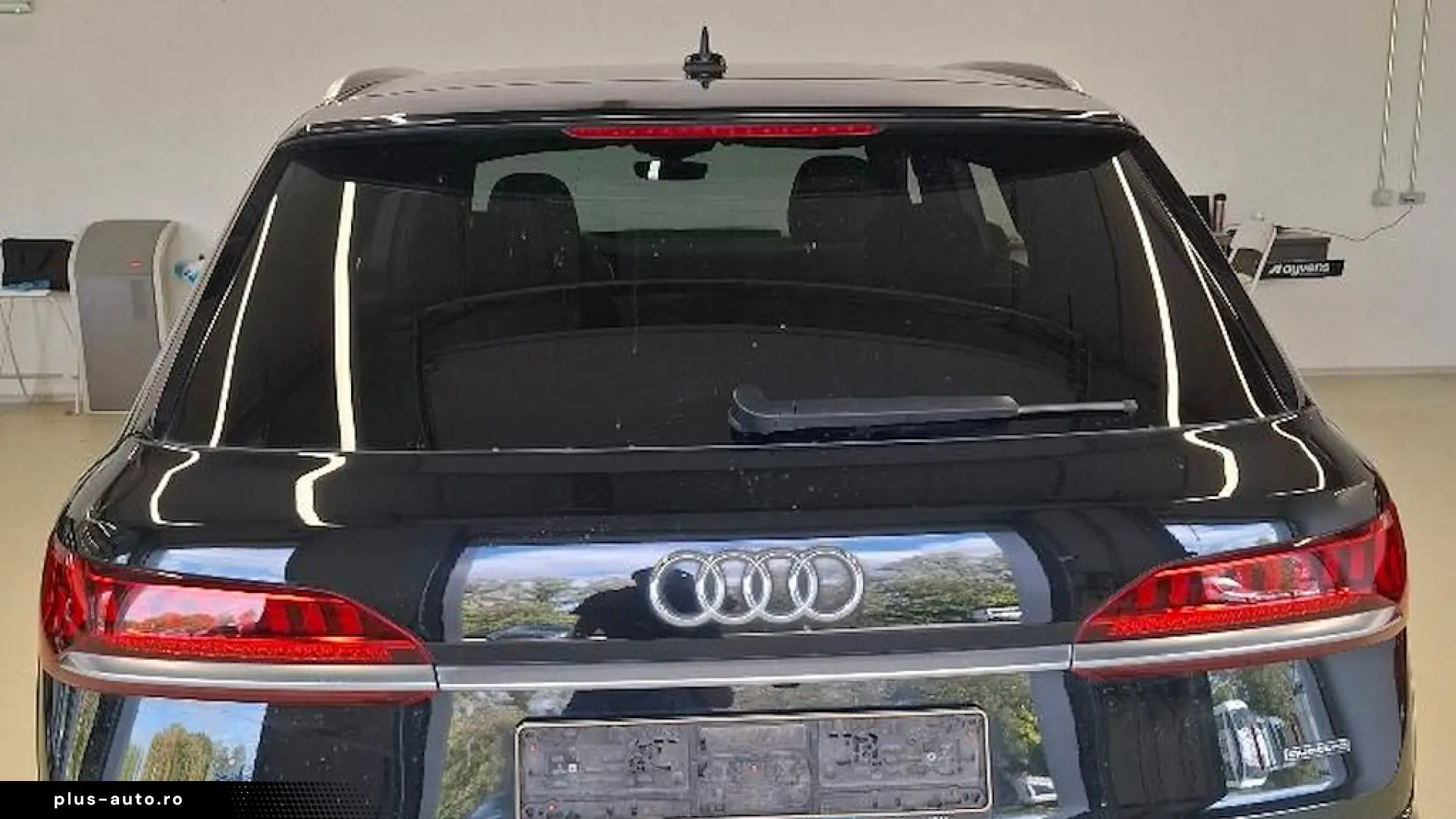 AUDI Q7 55 E TFSI PLATINUM  Plug-in Hybrid  380 CP  QUATTRO