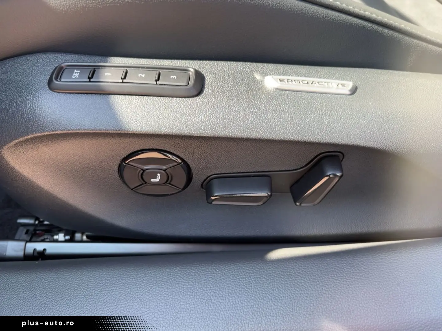 VW Passat 2.0 TDI DSG 4M Elegance AHZV Kamera LED N