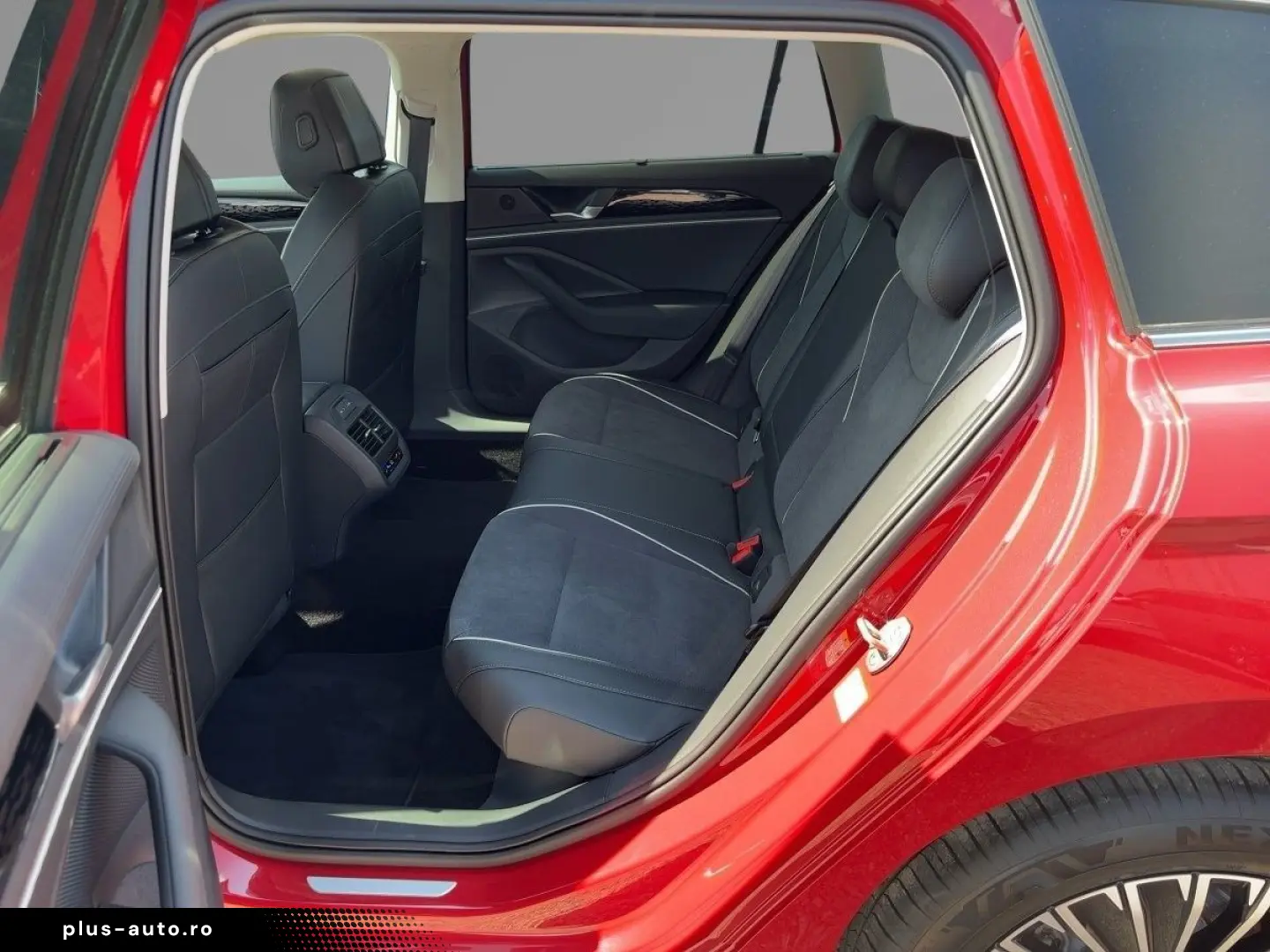 VW Passat 2.0 TDI DSG 4M Elegance AHZV Kamera LED N