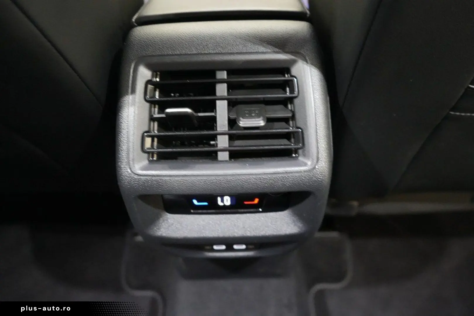 VW Tiguan 2.0 TSI 4Motion DSG R line AHK Navi ACC