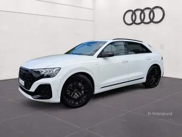 Audi Q8 TFSie quattro tiptr. S line PANO AHK 22  AIR