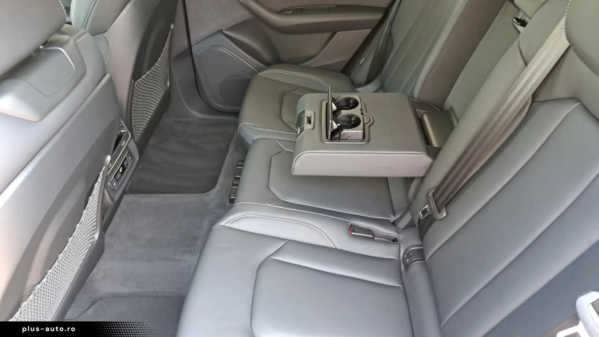 Audi Q8 TFSie quattro tiptr. S line PANO AHK 22  AIR