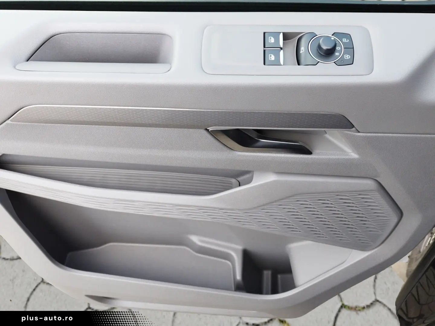 VW T7 Caravelle Style 2.0 TDI 4M DSG H&K AHK PANO