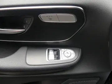 MERCEDES-BENZ V 300 d EDITION 4MAT lang AMG 3xeTÜR S…