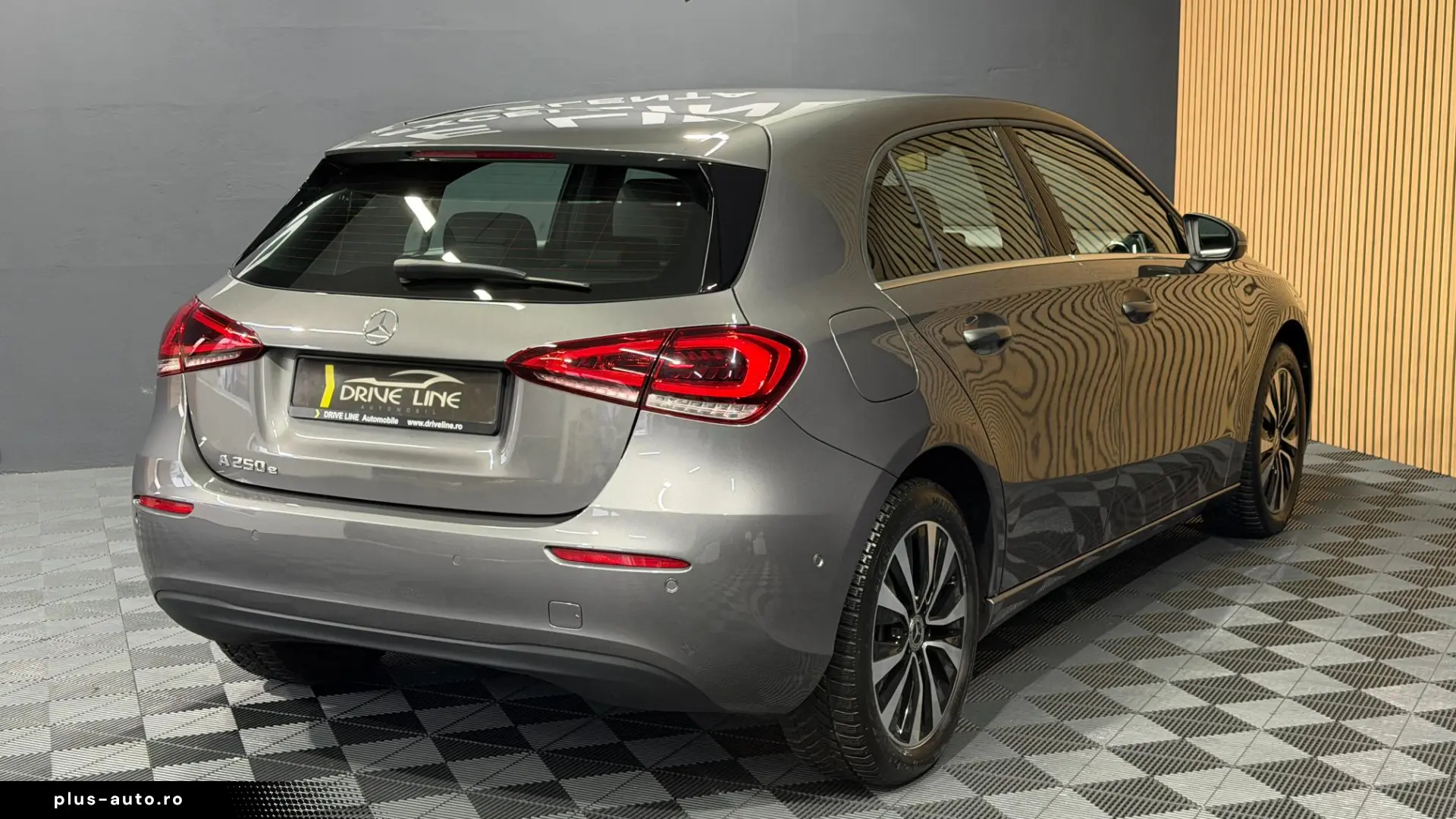 MERCEDES-BENZ A 250E BUSINESS SOLUTION