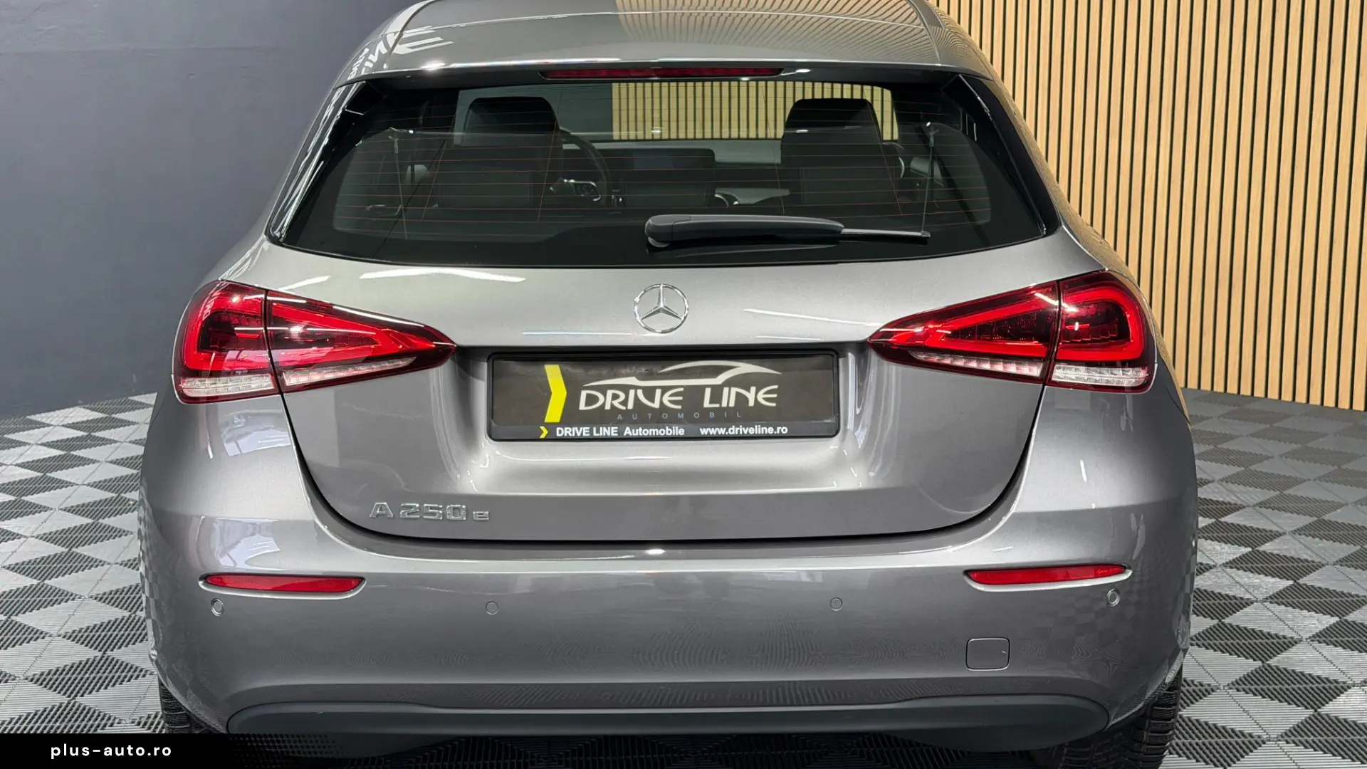 MERCEDES-BENZ A 250E BUSINESS SOLUTION