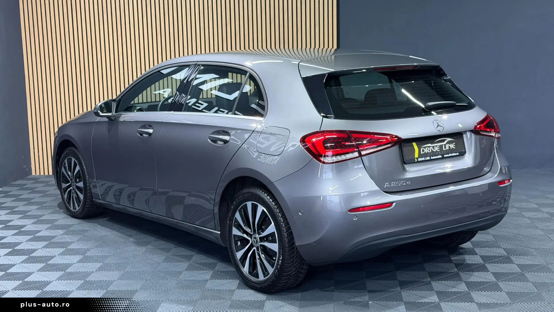 MERCEDES-BENZ A 250E BUSINESS SOLUTION