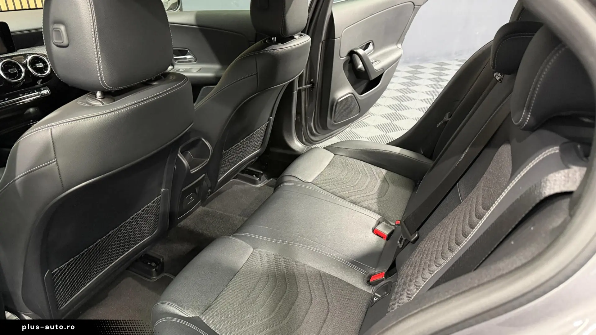 MERCEDES-BENZ A 250E BUSINESS SOLUTION