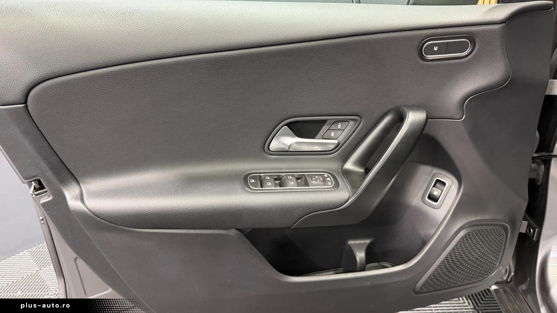MERCEDES-BENZ A 250E BUSINESS SOLUTION