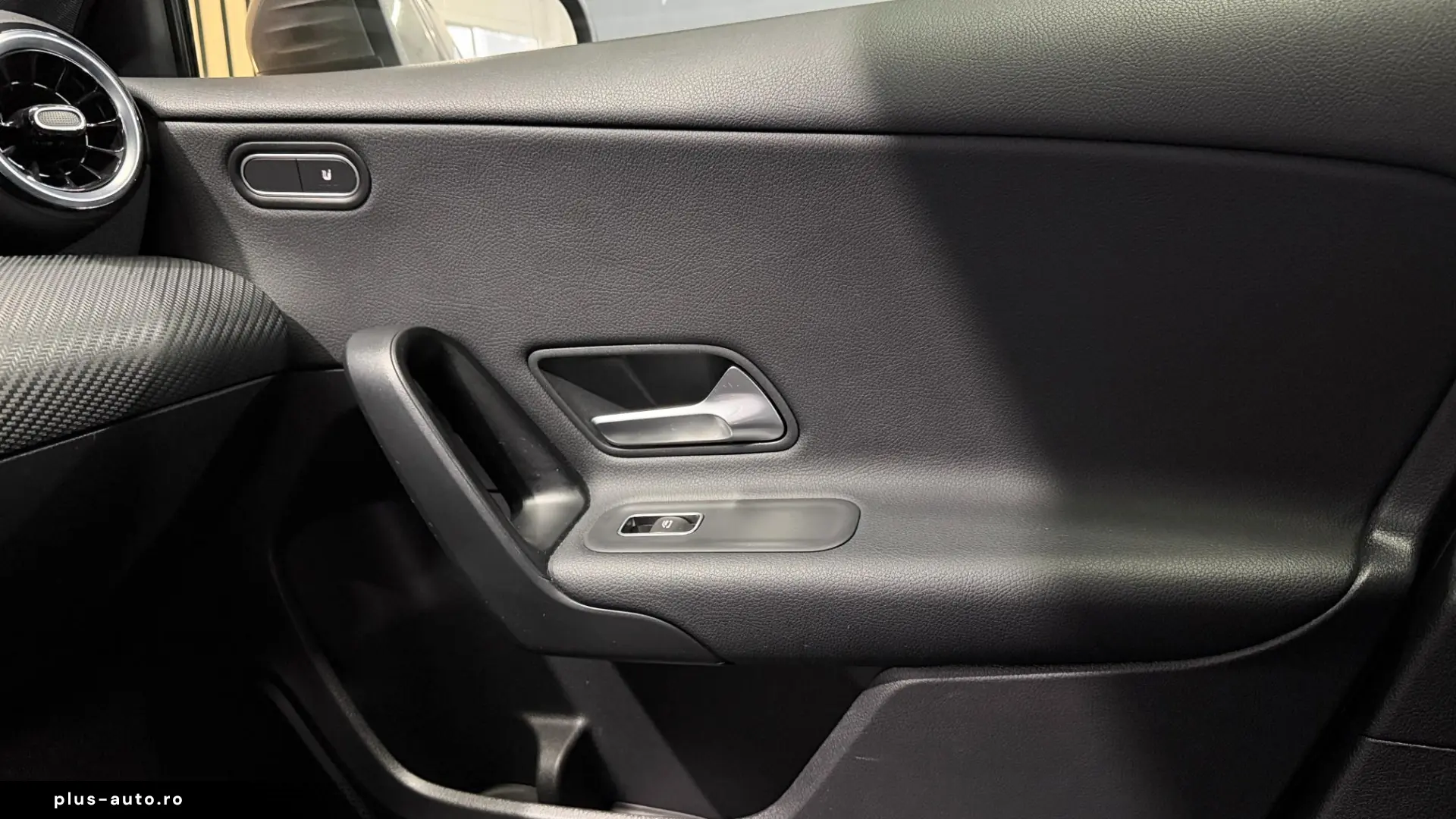 MERCEDES-BENZ A 250E BUSINESS SOLUTION
