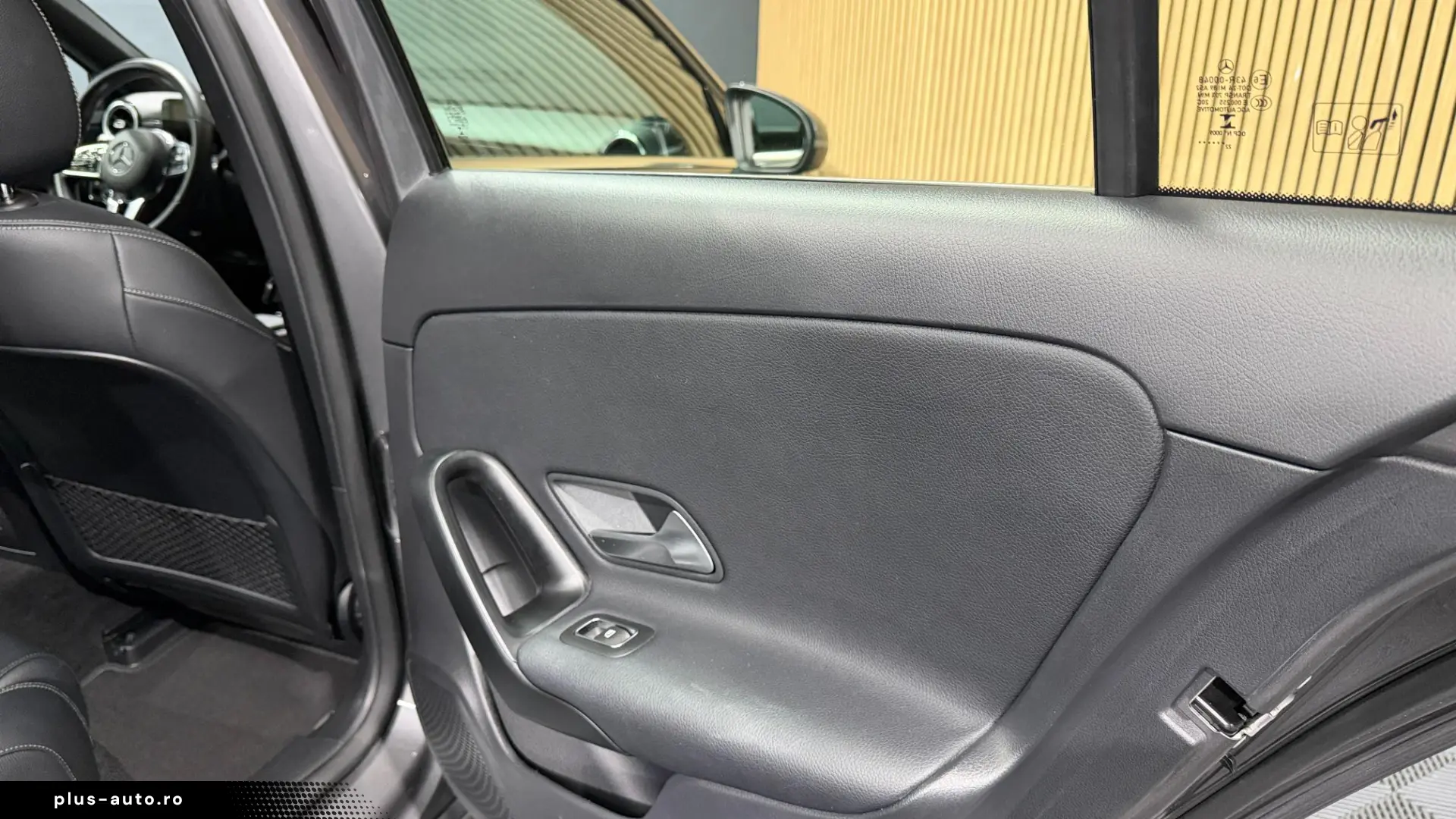 MERCEDES-BENZ A 250E BUSINESS SOLUTION