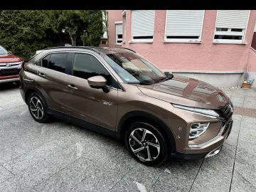 Mitsubishi Eclipse Plug-in-hibrid 4 X 4 2360cm² 188CP 21499€