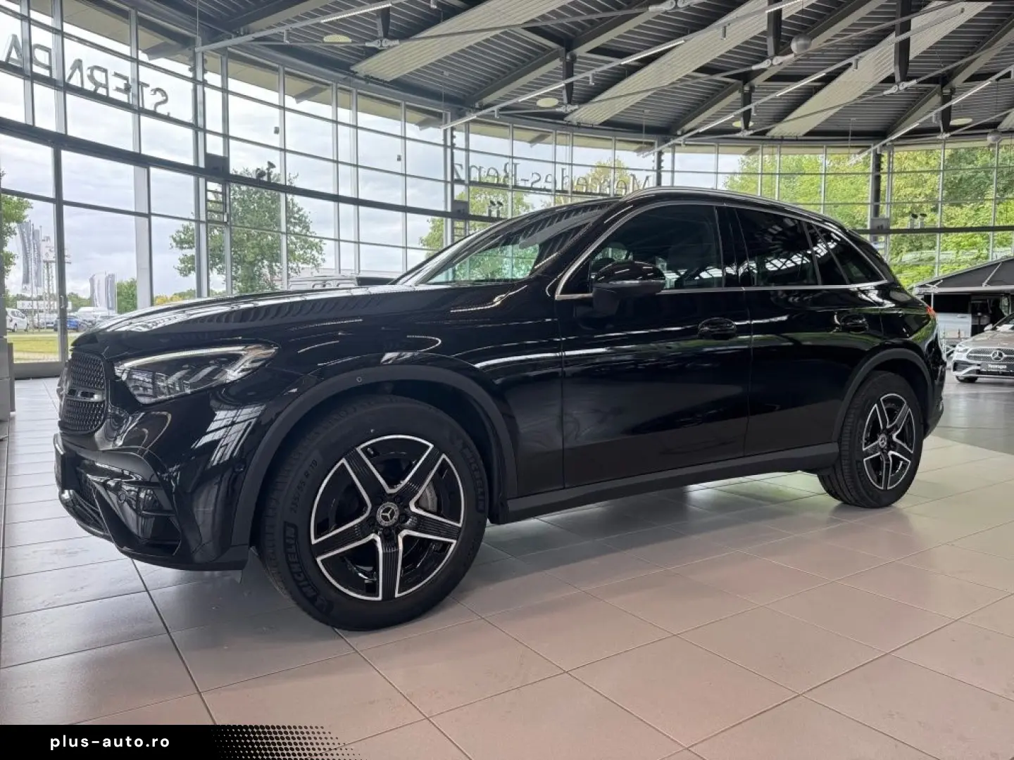 MERCEDES-BENZ GLC 200 4M AMG  Pano-D.  AHK  DISTR  Memory