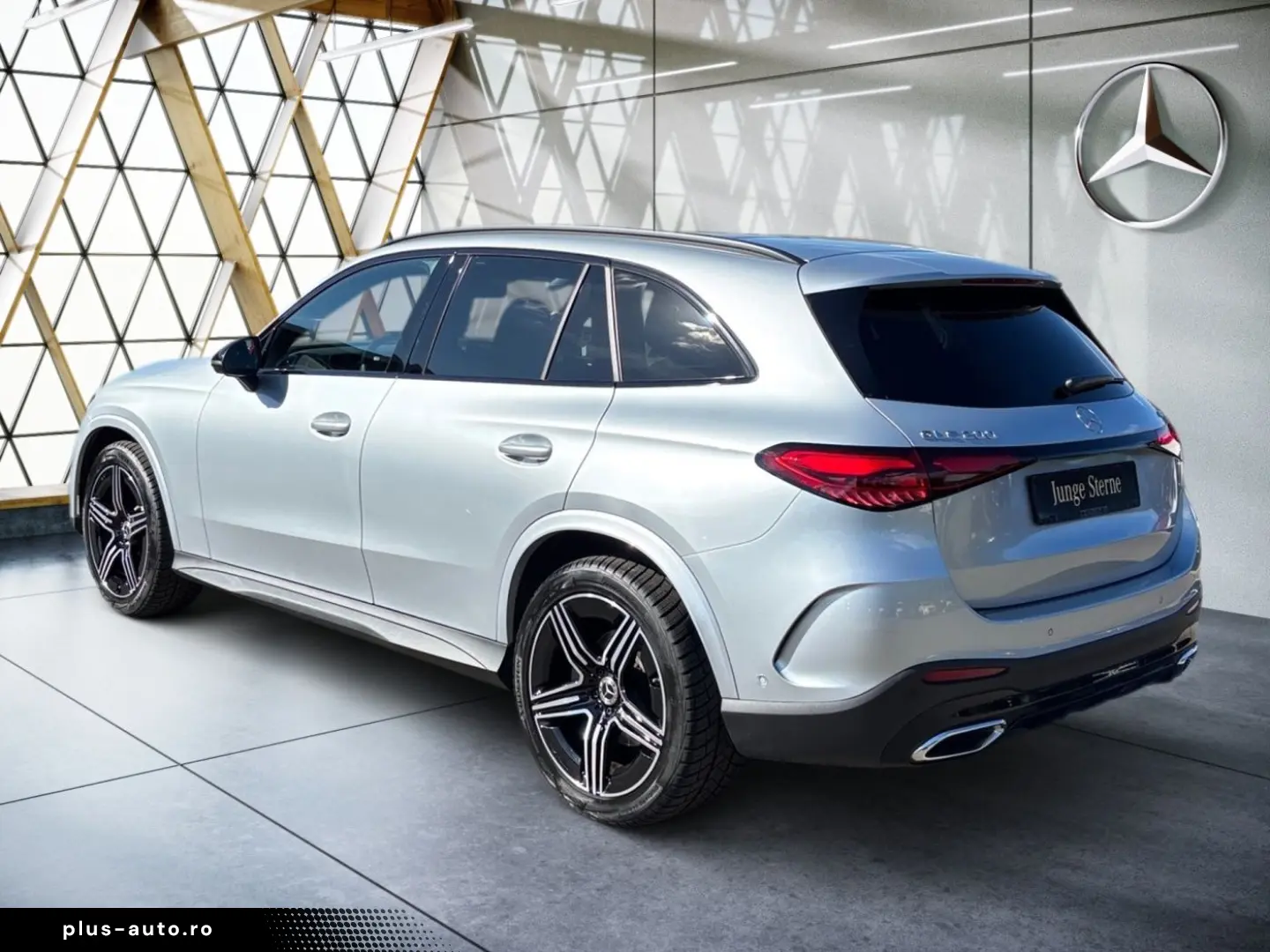 MERCEDES-BENZ GLC 200 4MATIC AMG Night AHK 360 DigLi&hellip;